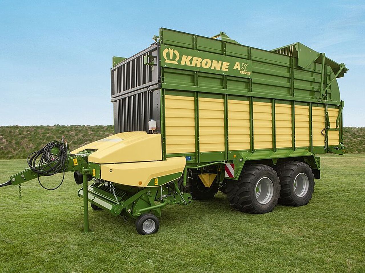 AX – Rendfelszedő és silószállító pótkocsik